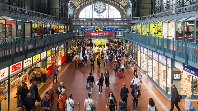 Vorsicht vor Taschendieben: Die Eingangshalle des Hamburger Hauptbahnhofs.