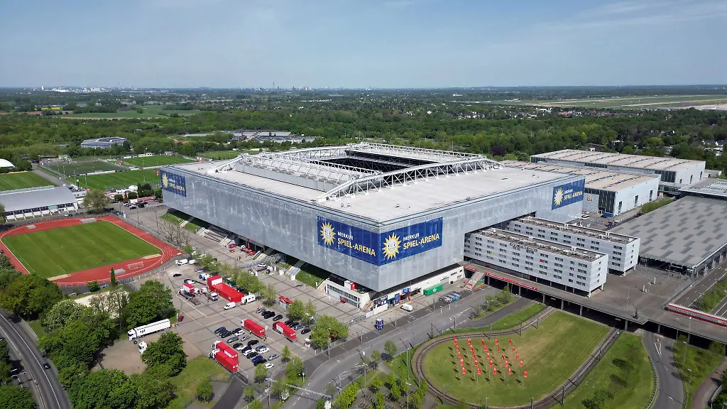 Auf-den-Messerparkplaetzen-hinter-der-Duesseldorfer-Arena-sollen-kuenftig-Mega-Konzerte-stattfinden