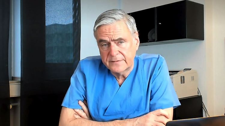 Prof. Dr. Uwe Janssens ist Chefarzt der Inneren Medizin im St. Antonius Hospital in Eschweiler, Past Präsident der Deutschen Interdisziplinären Vereinigung für Intensiv- und Notfallmedizin (Divi) und Generalsekretär der Deutschen Gesellschaft für Internistische Intensivmedizin und Notfallmedizin (DGIIN).