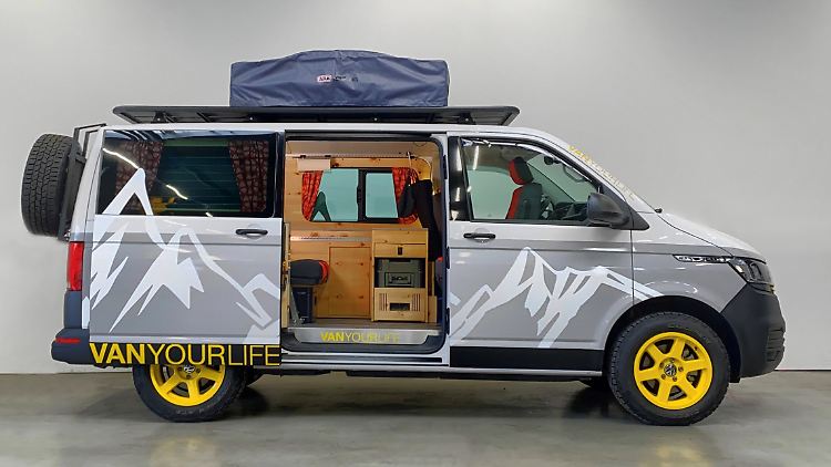 Wer es komfortabler möchte, wirft einen Blick auf den neuen Casper von der Manufaktur Flowcamper.