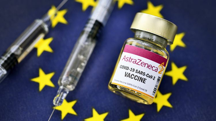 "Die Bundesregierung hat sich in gravierender Weise abhängig von Pharmakonzernen wie Astrazeneca gemacht", sagt der Jurist Niko Härting.