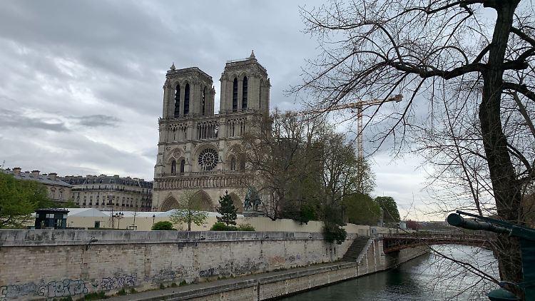 Präsident Macron versprach einen Wiederaufbau des Notre-Dame innerhalb von fünf Jahren.