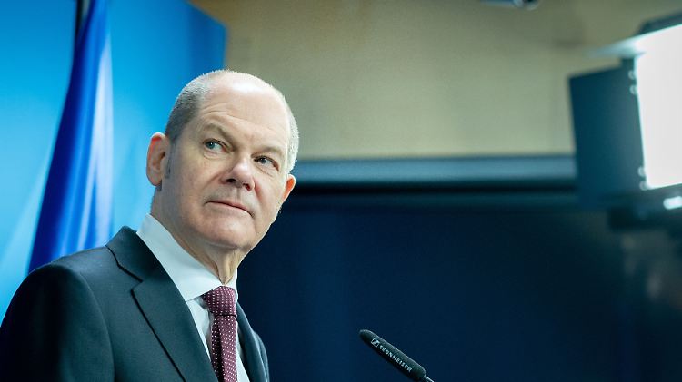 "Wir haben oft den Eindruck, dass es der SPD vor allem darum geht, ihren Kanzlerkandidaten zu schützen", sagt der CDU-Abgeordnete Matthias Hauer darüber, wie die Sozialdemokraten mit Olaf Scholz umgehen.