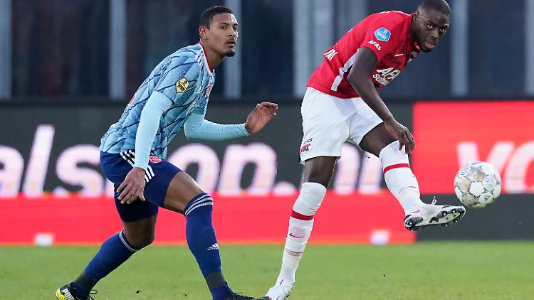Ajax Amsterdam versäumt Rekordeinkauf Sebastien Haller (links) für die Europa League zu melden