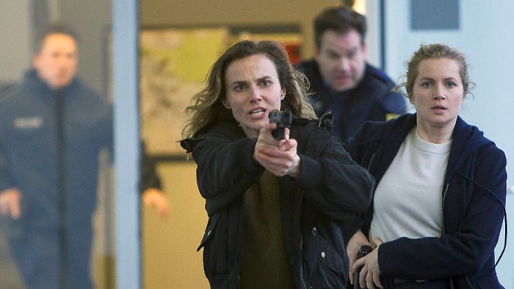 Die Kommissarinnen Karin Gorniak (l.) und Leonie Winkler übernehmen den Fall.