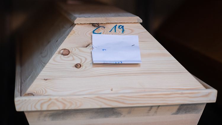 In einem bundesweiten Obduktionsregister werden Daten zu Corona-Todesfällen gesammelt.
