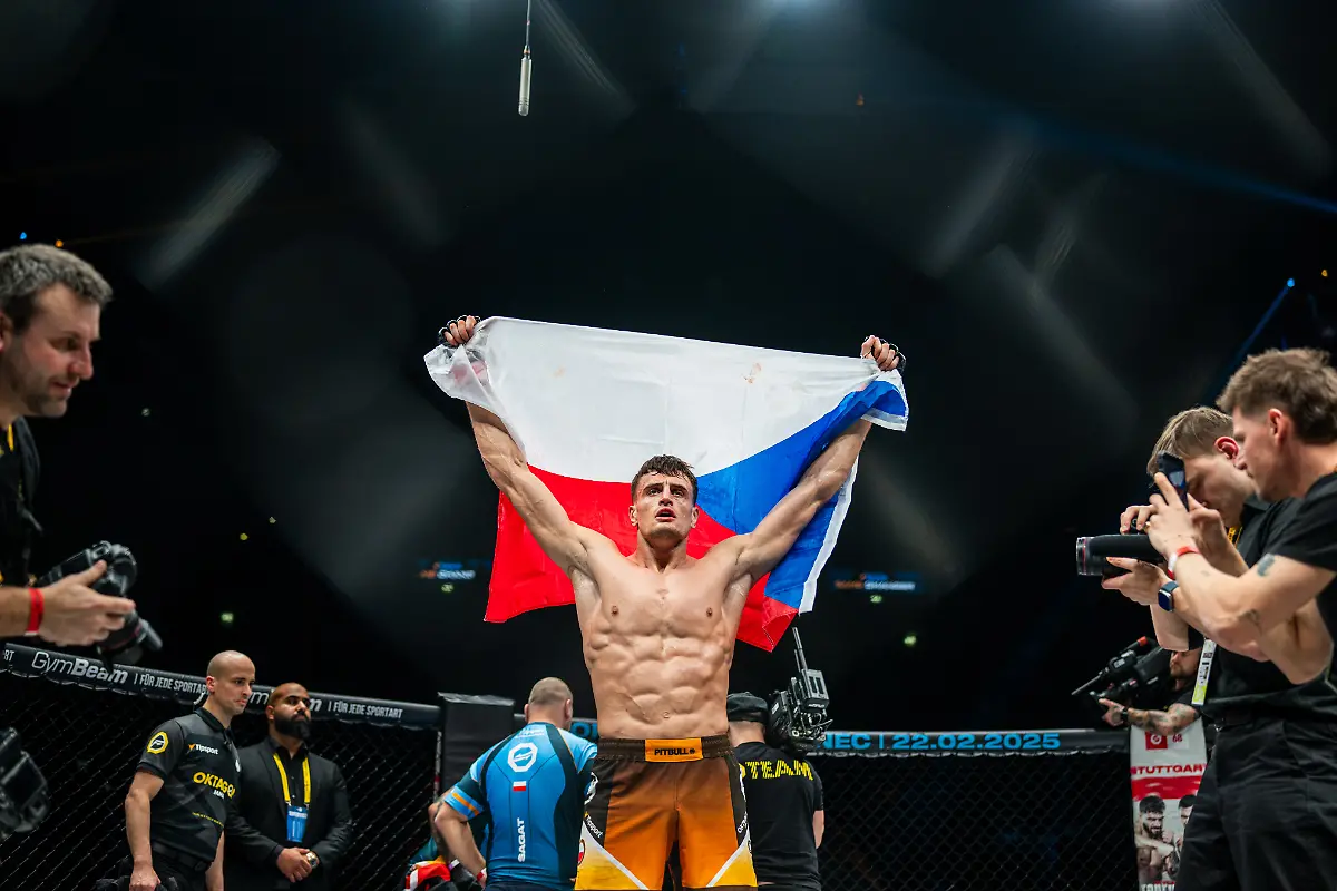 20250201225320-PD1972019720