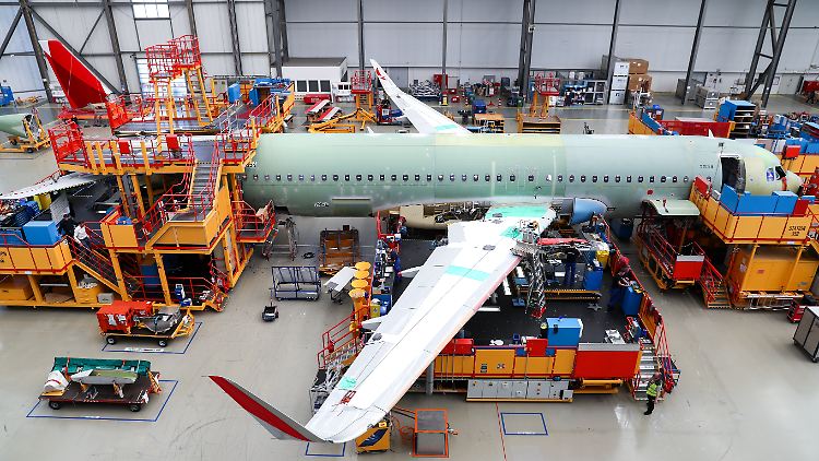 Die Montage will Airbus zukünftig teilweise in zwei weitere Unternehmen ausgliedern. 