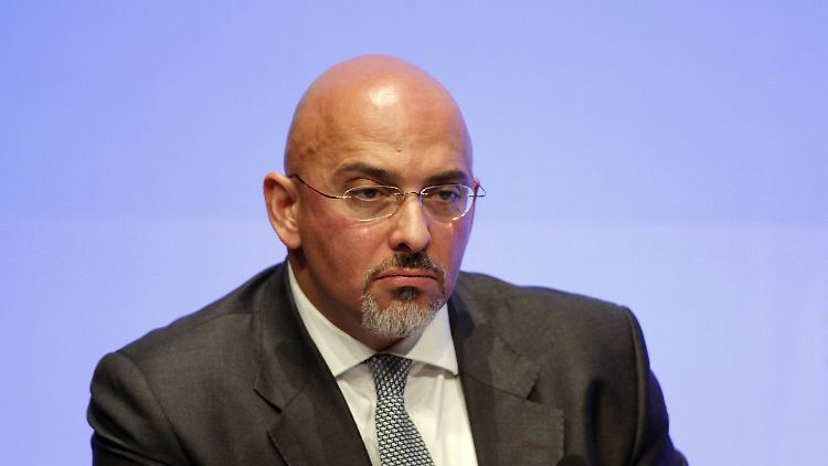 Minister Nadhim Zahawi geht davon aus, dass die Corona-Impfung ähnlich wie die gegen Grippe jedes Jahr erneuert werden sollte.