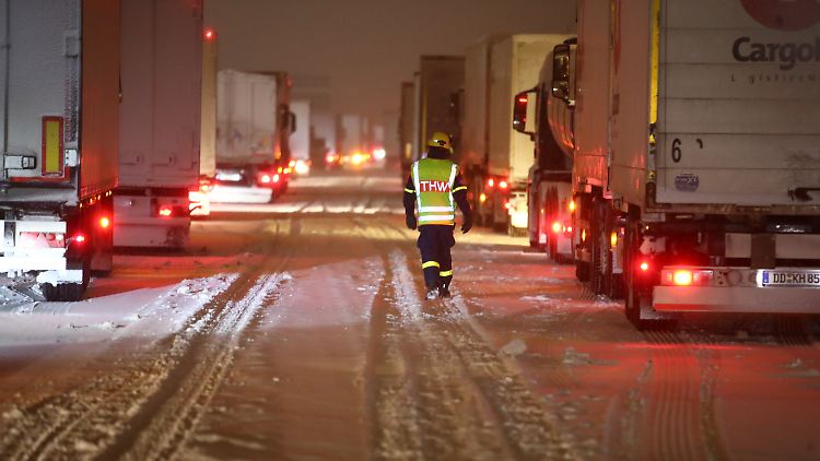 In Thüringen war für zahlreiche Lkw kurz vor Gera kein Weiterkommen mehr.