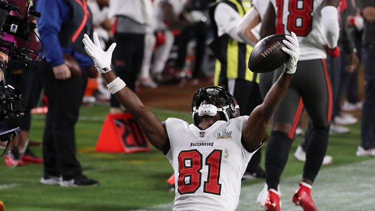 Antonio Brown auf dem Höhepunkt: Beim Super-Bowl-Triumph der Tampa Bay Buccaneers steuerte er einen Touchdown bei.