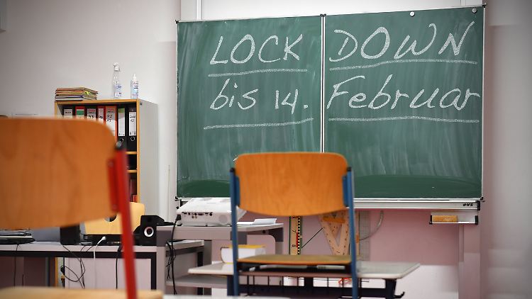 Schulen und Kitas müssen als Erstes öffnen - da sind sich die Länder einig. Die Frage bleibt nur, wann das ist.