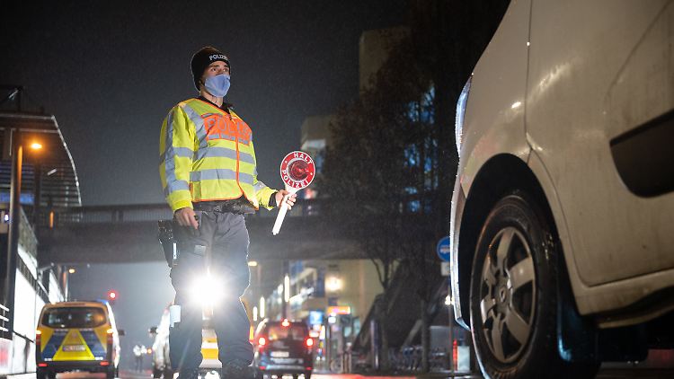 Das Gericht in Mannheim sieht durch Ausgangsbeschränkungen keine pauschale Gefahr eines erneuten exponentiellen Wachstums der Infektionszahlen.