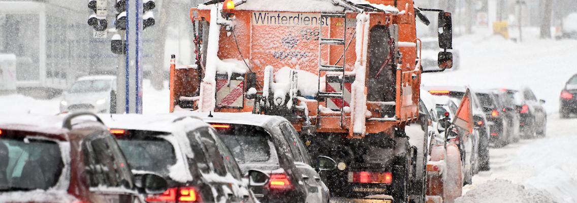 In Kassel ist die Verkehrslage weiter angespannt.