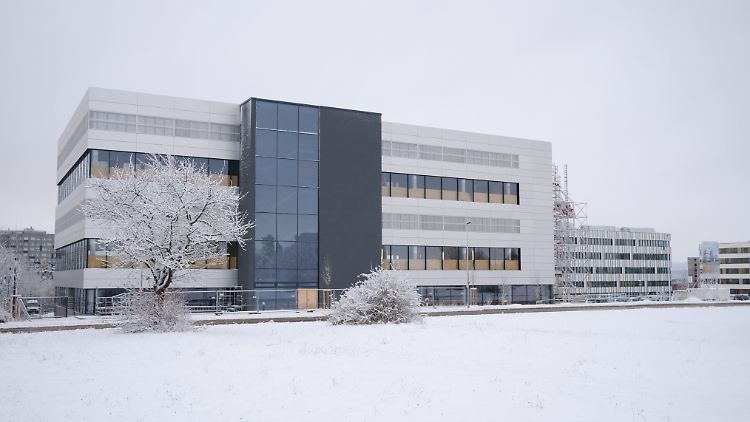 Curevac - hier das Hauptgebäude - könnte Teile einer Studie nun bereits drei Wochen früher abschließen.