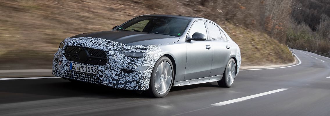 Noch nicht einmal der Vorstand ist zur Abnahmefahrt in die neue Mercedes C-Klasse gestiegen, da durfte ntv.de schon mal eine Runde drehen.