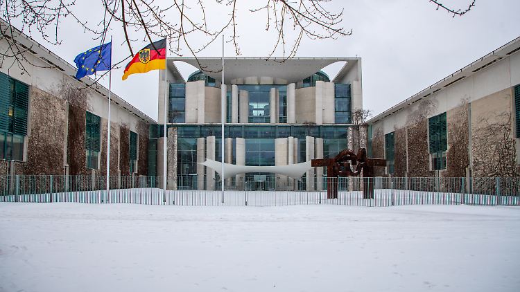 Kanzleramt im Wintergewand: Wenn der Lockdown endet, dürfte der Schnee schon geschmolzen sein.