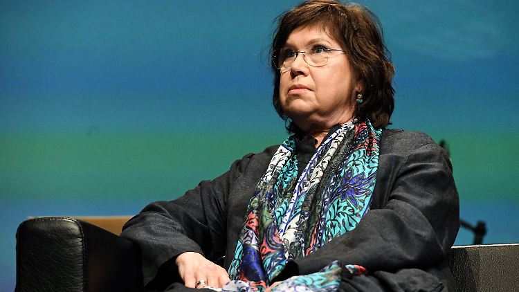 Nur die Geldstrafe bleibt ihr erspart: Die Historikerin Barbara Engelking.