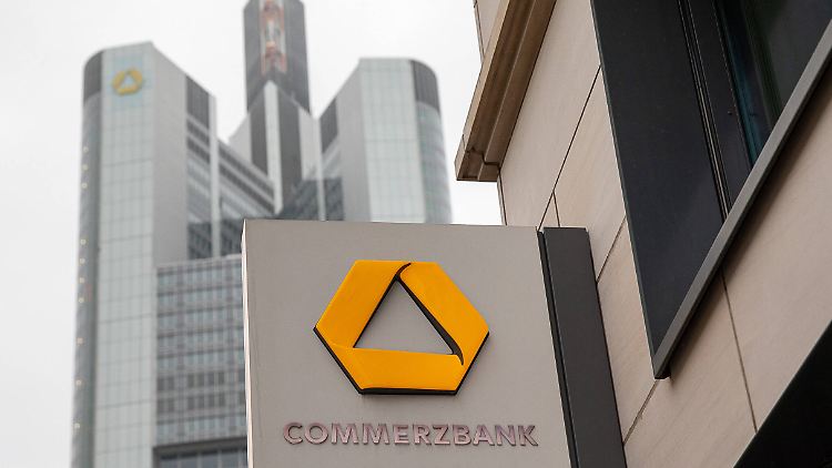 Hoch hinaus will die Commerzbank. Doch zuerst steht ein Konzernumbau bevor.