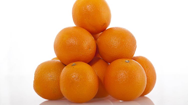 Wie bei gestapelten Orangen passen auch Coronaviren nicht perfekt aneinander. Es bleibt immer ein Leerraum zwischen den einzelnen Partikeln.