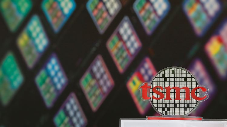 TSMC habe neue Grundstücke und Ausrüstung gekauft sowie Tausende Mitarbeiter eingestellt und bereits mit der Errichtung neuer Werke begonnen.