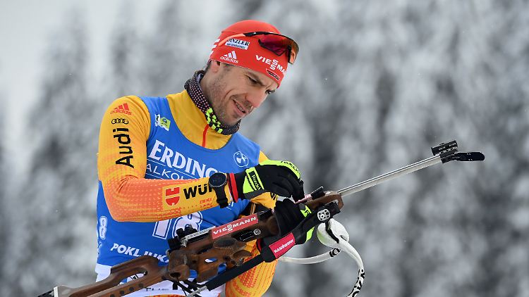 Arnd Peiffer machte sich sein WM-Sprintrennen durch zwei Fehlschüsse im Stehendschießen kaputt.