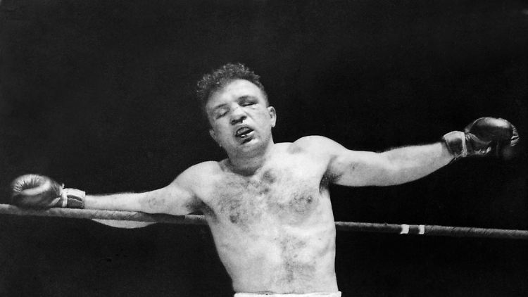 Jake LaMotta blieb stehen.