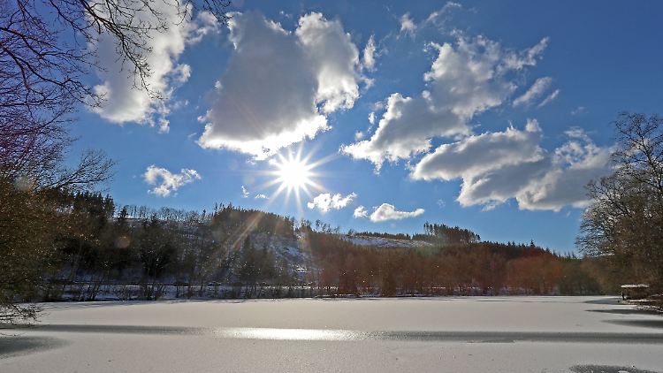 Der Klimawandel könnte zu Kältewellen im Winter führen.