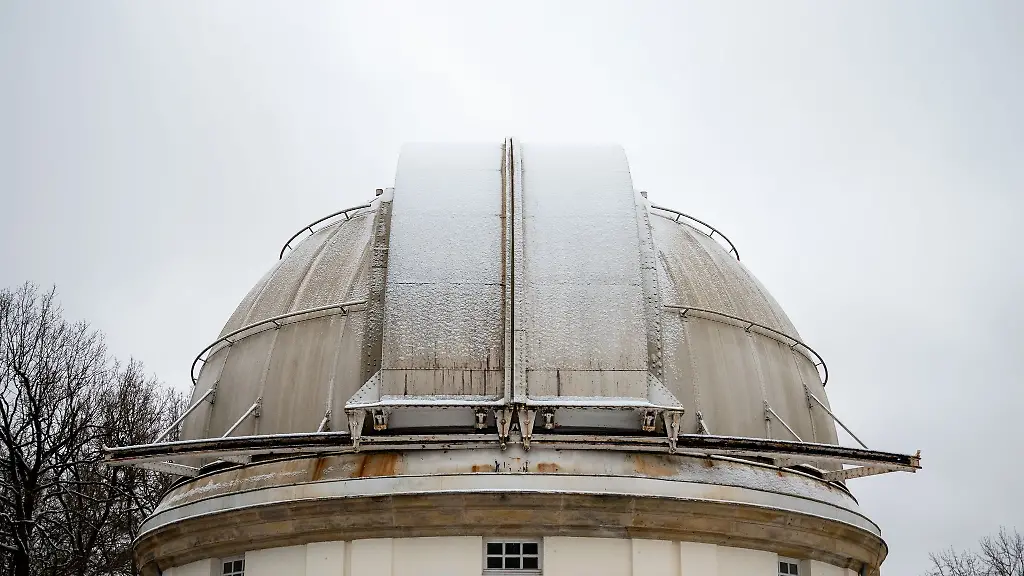 Die-denkmalgeschuetzte-Sternwarte-in-Hamburg-braucht-derzeit-viel-Sanierung-und-Instandsetzung