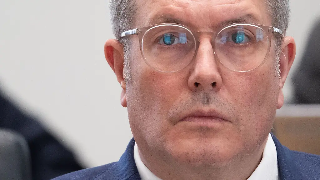 Der-rheinland-pfaelzische-Ministerpraesident-Alexander-Schweitzer-SPD-fordert-die-CDU-im-Bundestag-zur-Zusammenarbeit-mit-SPD-und-Gruenen-auf