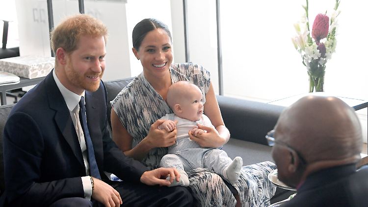 Bald zu viert: Harry, Meghan und Archie.