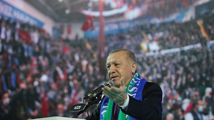 Verbittet sich internationale Kritik an türkischen Militäreinsätzen im Nordirak: der türkische Präsident Erdogan.