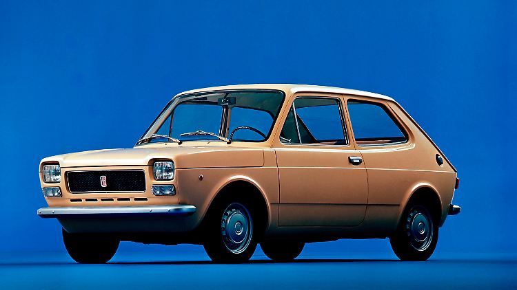 Im April 1971 führt Fiat mit dem 127 als Nachfolger des 850 ein.