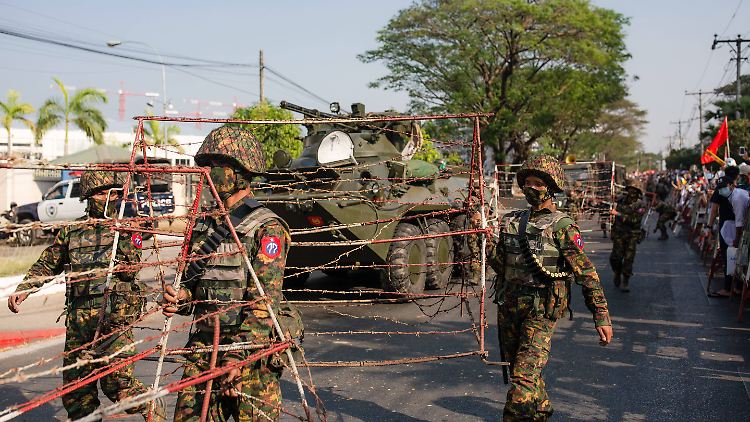 Das Militär geht hart gegen Widerstand vor.