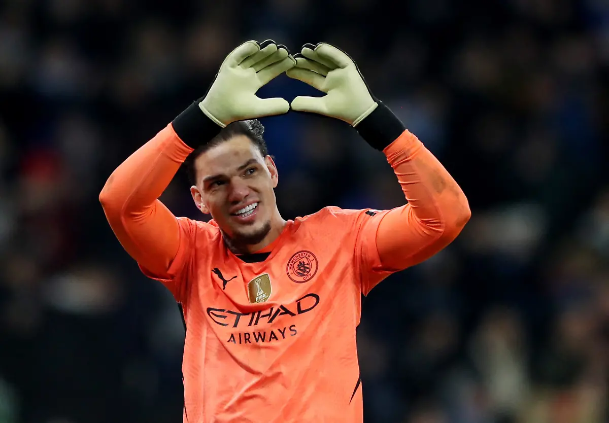 2025-01-29T215259Z-1893643516-UP1EL1T1OSAFZ-RTRMADP-3-SOCCER-CHAMPIONS-MCI-CLU-REPORT