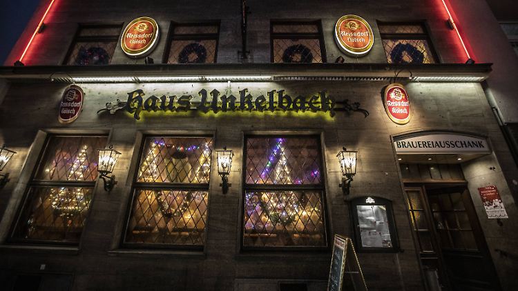 Noch einen, "allerhöchstens zwei Monate" kann der Wirt des Unkelbach in Köln ohne Hilfe durchhalten. 