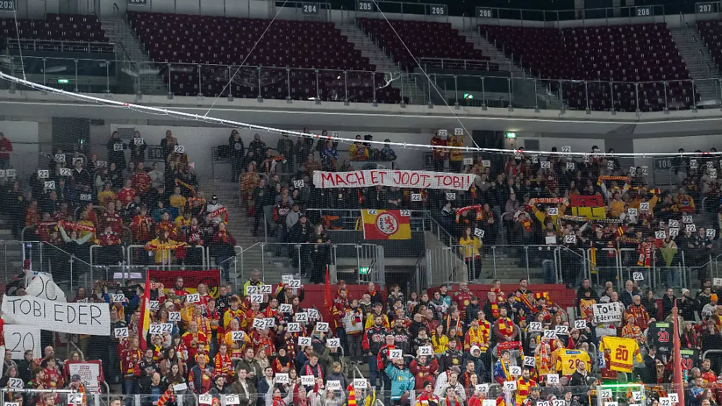 Etliche-DEG-Fans-brachten-ihre-Anteilnahme-zum-Ausdruck