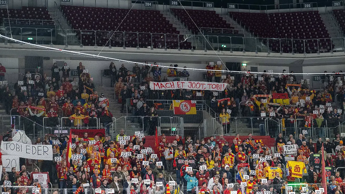 Etliche-DEG-Fans-brachten-ihre-Anteilnahme-zum-Ausdruck