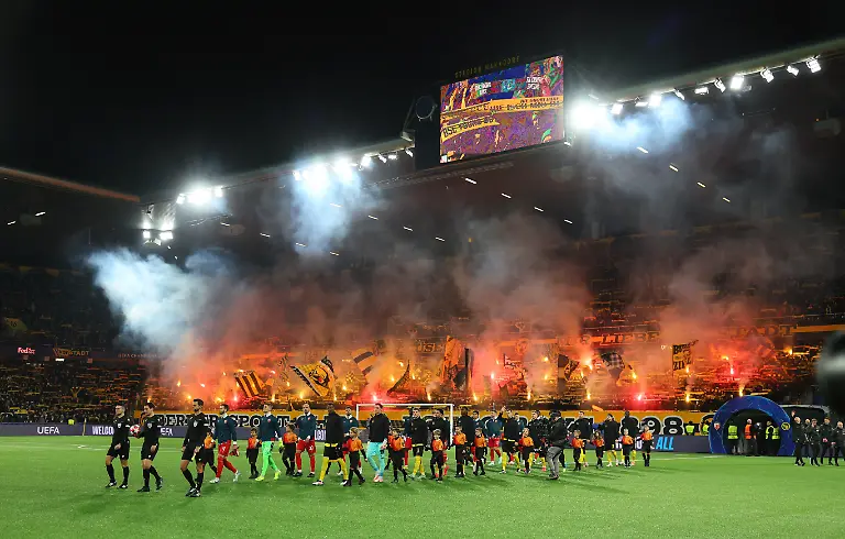 2025-01-29T200123Z-925688547-UP1EL1T1JM8T9-RTRMADP-3-SOCCER-CHAMPIONS-YB-CZV-REPORT