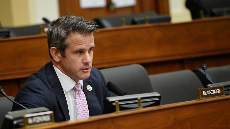 Adam Kinzinger sitzt für einen Wahlkreis südlich von Chicago im Kongress.