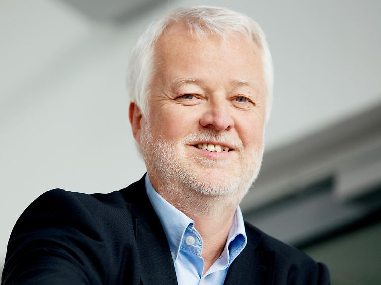 Prof. Dr. Jürgen Vormann ist Leiter des Instituts für Prävention und Ernährung (IPEV) in Ismaning bei München.