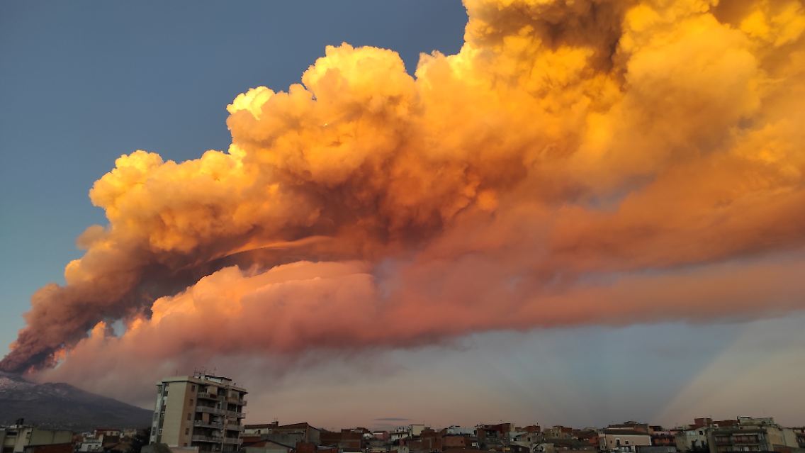 2021-02-17T030015Z_2077283937_RC23UL9J1N12_RTRMADP_3_ITALY-ETNA.JPG