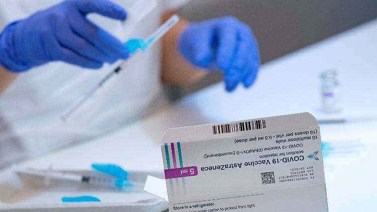 Knapp 740.000 Dosen Astrazeneca-Impfstoff hat Deutschland schon erhalten, heute soll noch mal dieselbe Menge ankommen.