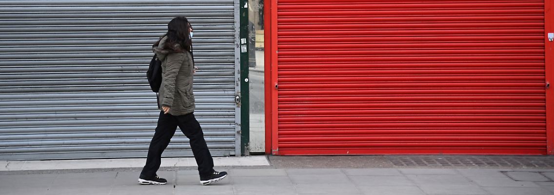 2021-02-12T111925Z_1459213404_RC2ZQL9K1TCH_RTRMADP_3_HEALTH-CORONAVIRUS-BRITAIN-ECONOMY.JPG