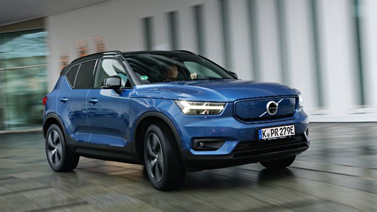 Der erste echte Stromstoß der Schweden ist der Volvo XC40 Recharge P8 AWD.