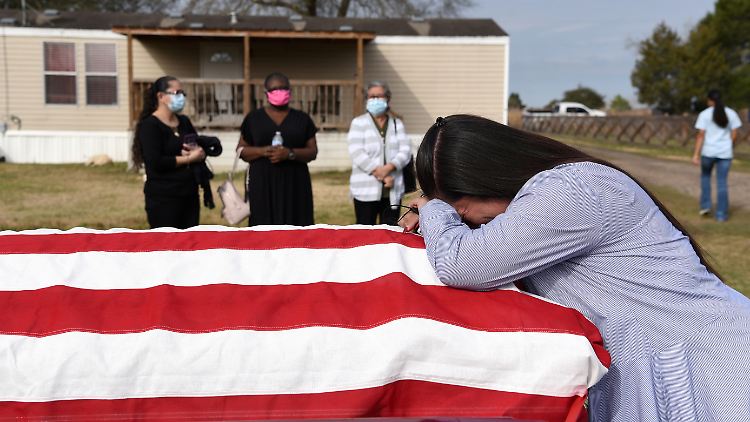Der Tod marschiert weiter unerbittlich durch die USA.