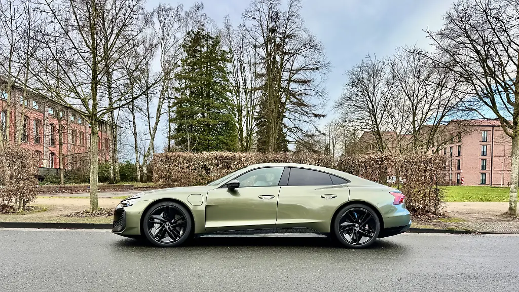 Audi-E-Tron-GT-RS-P-SE