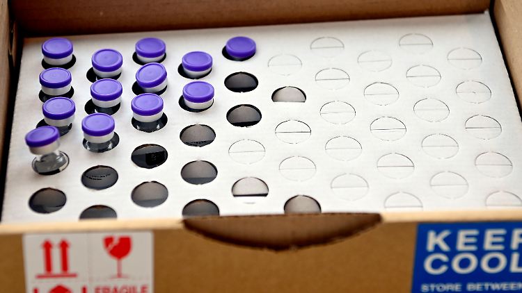 Biontech/Pfizer verkaufen ihren Impfstoff letztlich für 15,50 pro Dosis an die EU.