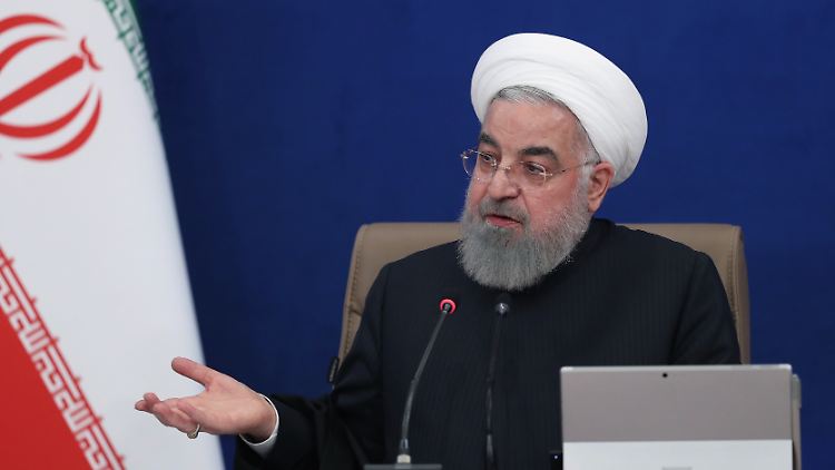 Irans scheidender Präsident Hassan Ruhani kämpft mit Hardlinern in seinem Land.