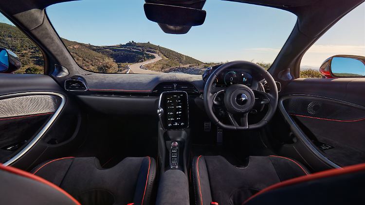 Im Innenraum wurde der Artura deutlich digitaler, als man das sonst von McLaren gewohnt ist.